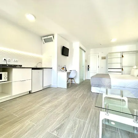 Standard Studio, Wifi, Rooftop Pool That Has A Beautiful Ocean View In Puerto De La Cruz Puerto de la Cruz (Tenerife)