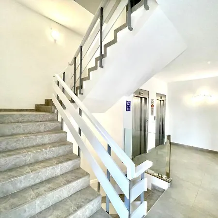 Standard Studio, Wifi, Rooftop Pool That Has A Beautiful Ocean View In Puerto De La Cruz * Puerto de la Cruz (Tenerife)