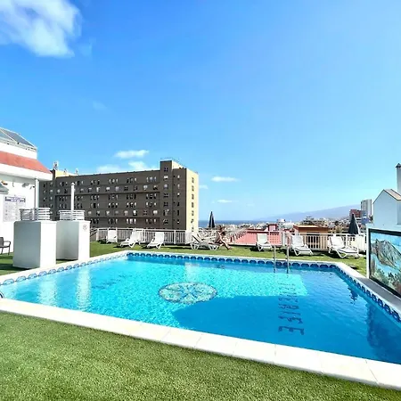 Standard Studio, Wifi, Rooftop Pool That Has A Beautiful Ocean View In Puerto De La Cruz Apartamento