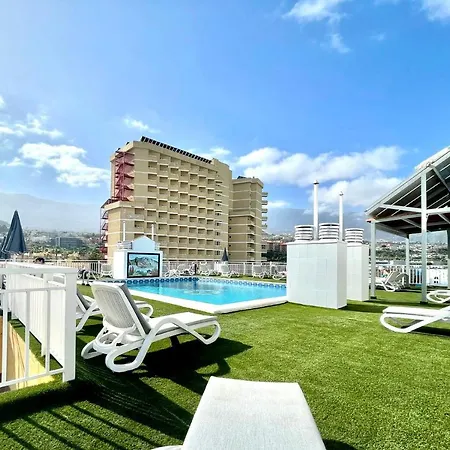 Apartamento Standard Studio, Wifi, Rooftop Pool That Has A Beautiful Ocean View In Puerto De La Cruz