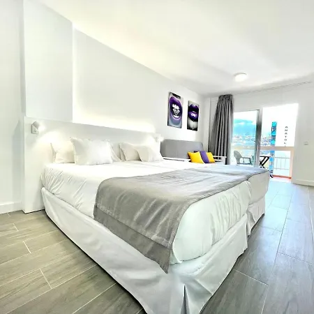 Standard Studio, Wifi, Rooftop Pool That Has A Beautiful Ocean View In Puerto De La Cruz