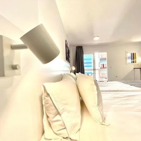 Standard Studio, Wifi, Rooftop Pool That Has A Beautiful Ocean View In Puerto De La Cruz Apartamento *
