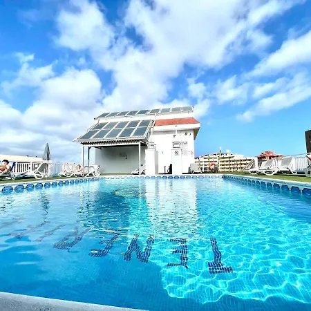 Standard Studio, Wifi, Rooftop Pool That Has A Beautiful Ocean View In Puerto De La Cruz Apartamento